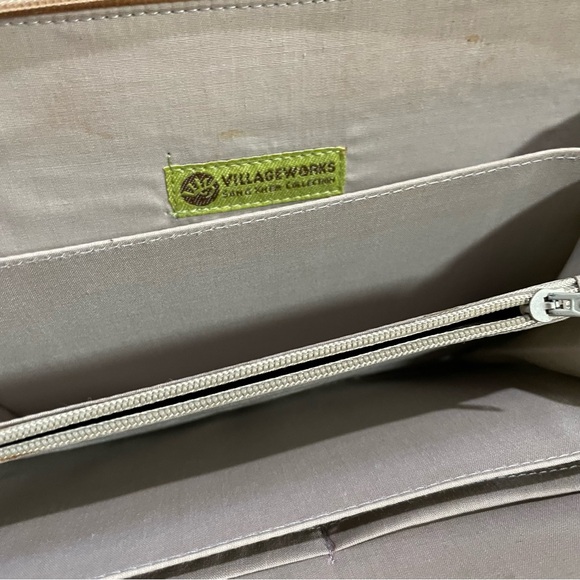 Wristlet clutch purse with fish pattern NWOT - Picture 10 of 15